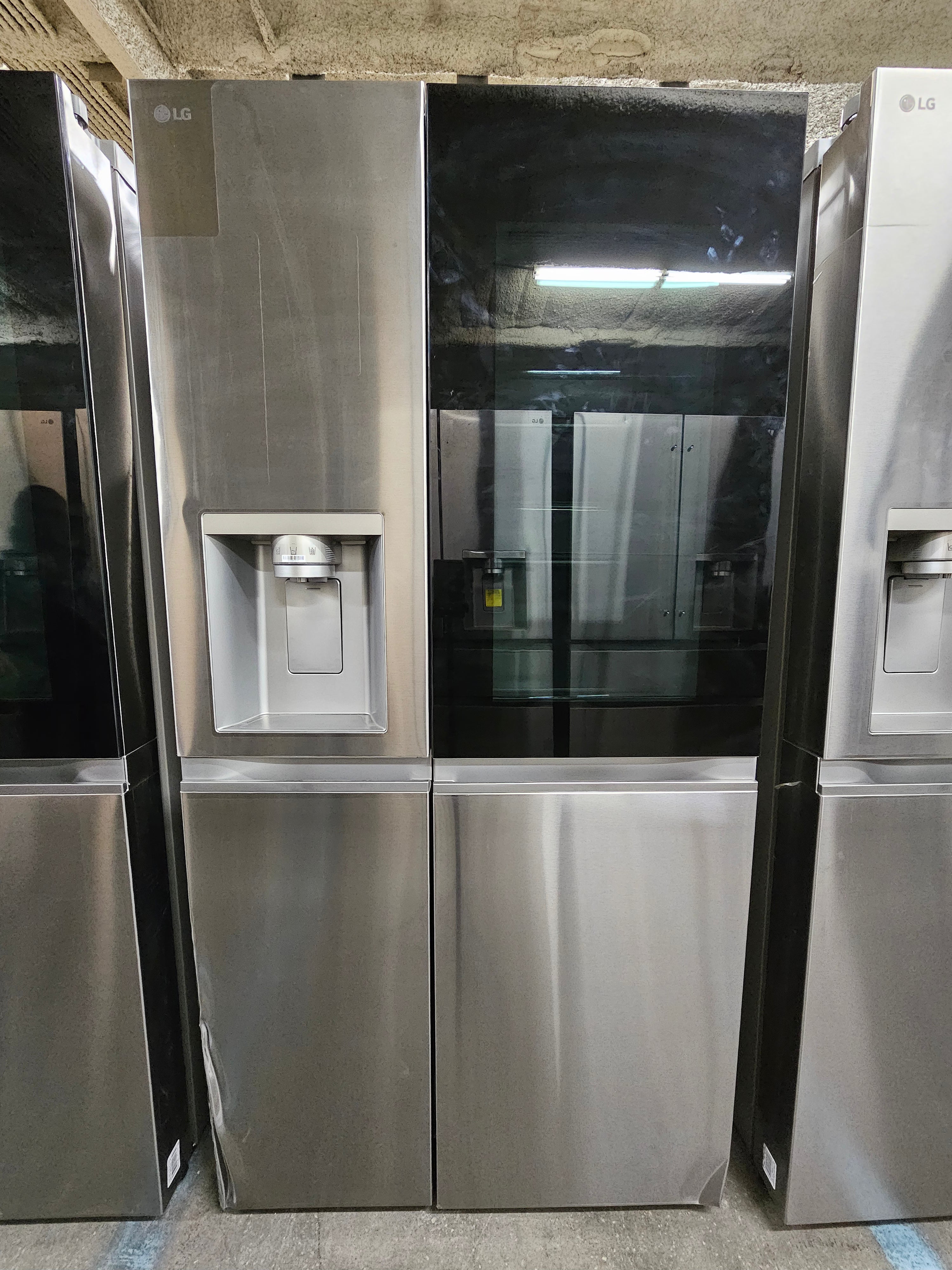 LG 27 cu. ft. Side by Side Smart Refrigerator InstaView and Craft Ice in PrintProof Stainless Steel
